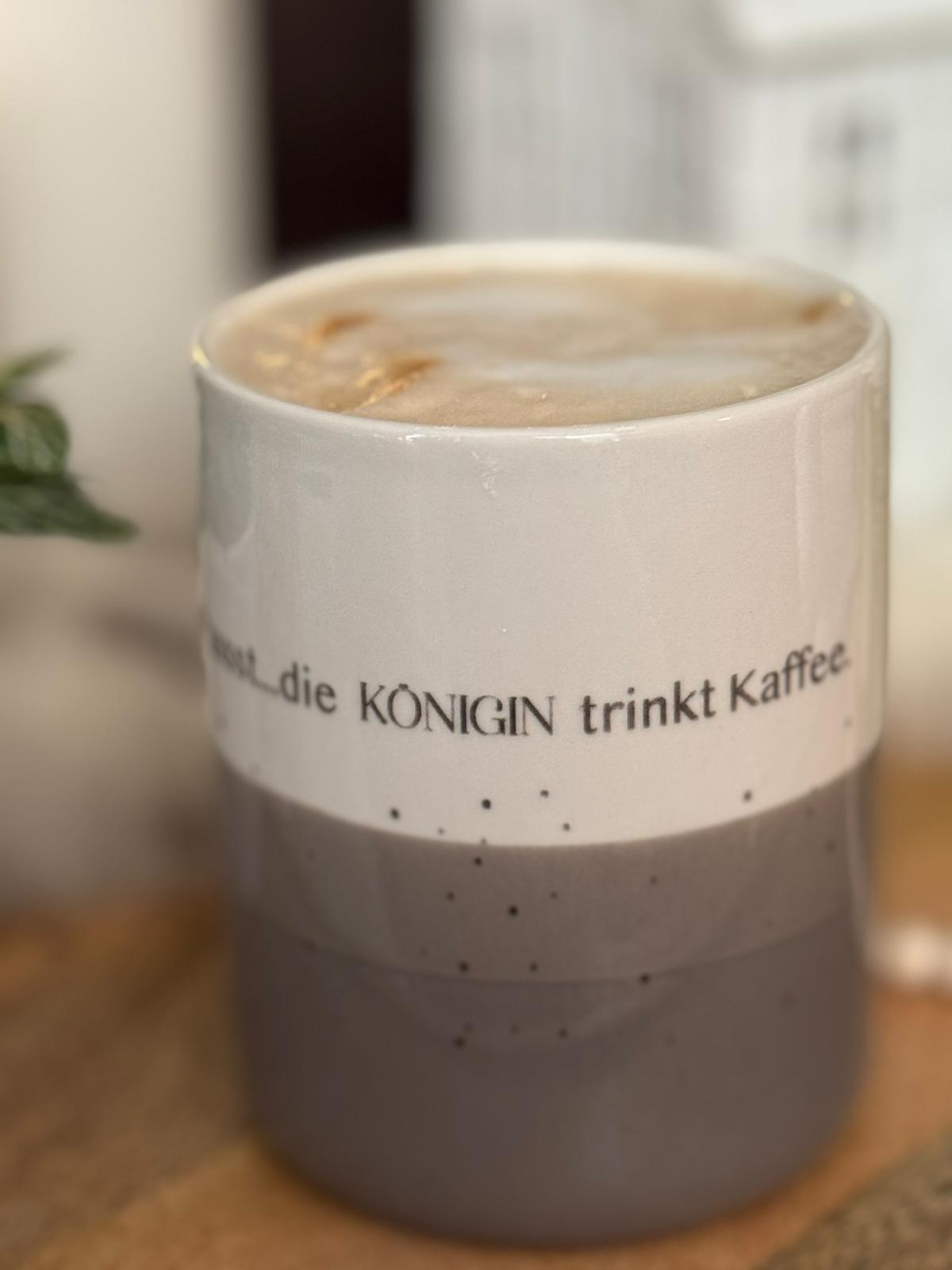 Kaffee Datei Set, die Königin trinkt Kaffee und weitere, SVG,PNG, JPG, Laserdatei, Gravurdatei, sublimieren  und mehr