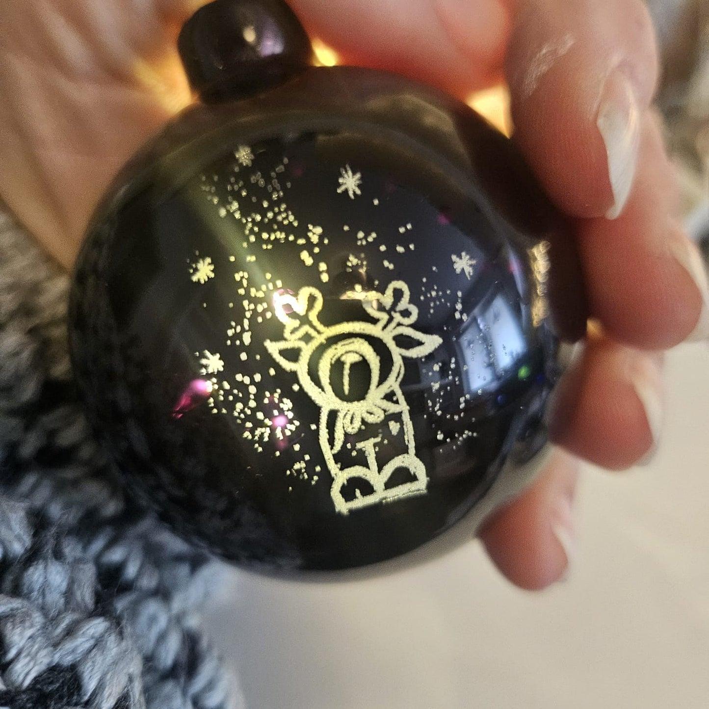 Weihnachtsdatei, "Schauschau und Pauline" Laserdatei, png, svg, jpg, mit Sublimationsdatei "Schauschau", Hund, Weihnachten, Kind mit Mütze, mädchen