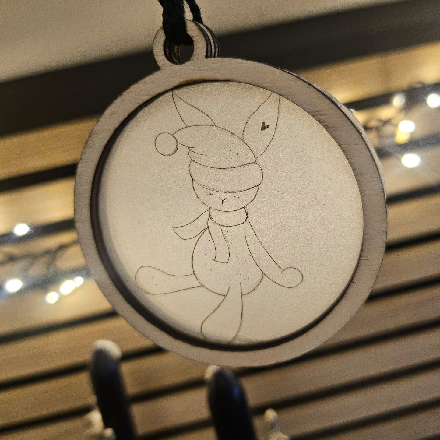Süßer Weihnachtsmümmler, Weihnachtshase, Hase mit Mütze, Laserdatei (Weihnachtsanhänger als svg), png, jpg, sublimationsdatei, Print and cut